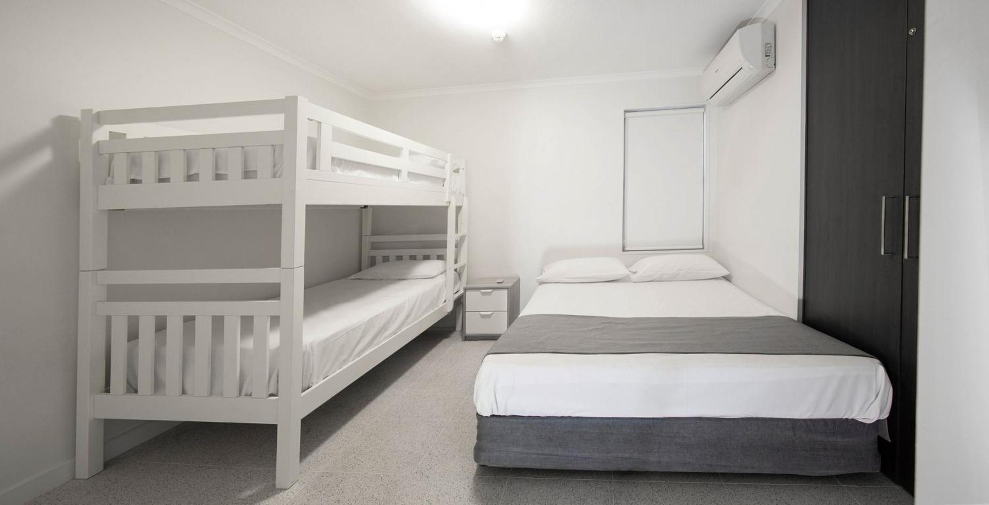 View Pacific Apartments Gold Coast Room photo