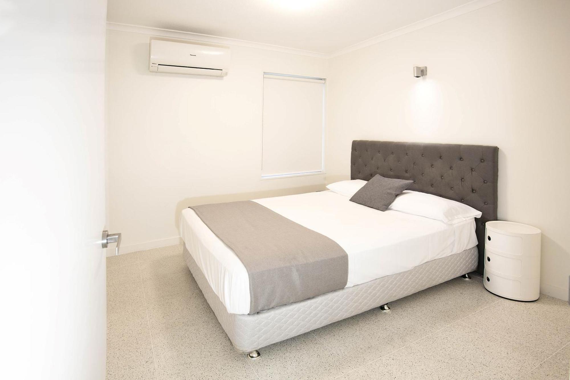 View Pacific Apartments Gold Coast Room photo